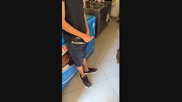 salvador933  03-06-2023 Recorded Video sexymale