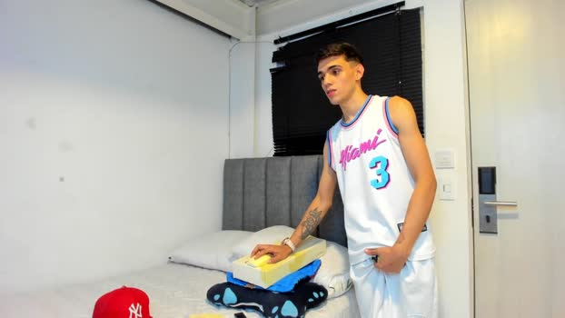 maxiiboyy  06-06-2023 Recorded Video play