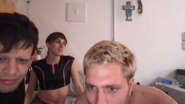 Geniale00  30-06-2023 Recorded Video kissing