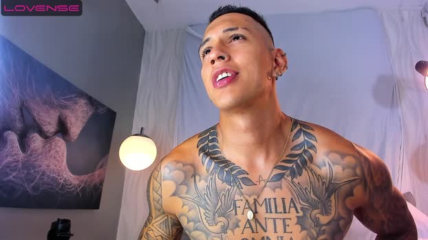 zeus__xxxx  07-07-2023 Recorded Video fingers