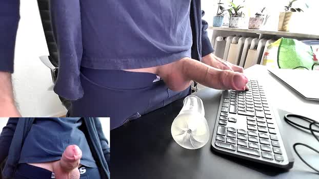 spermlover21  20-09-2023 Recorded Video kiss