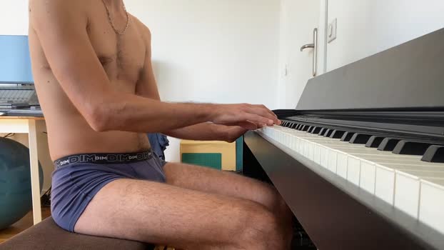 hugohotbi  24-09-2023 Recorded Video sexy