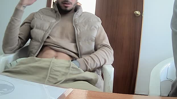 sieben 18-02-2024 Recorded Video kissing