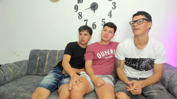 royalguysxx 10-04-2024 Recorded Video striptease