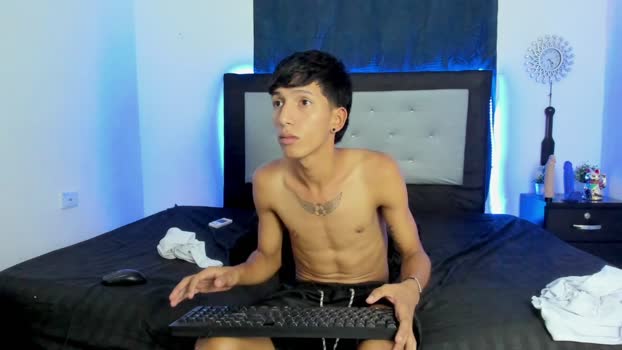 xXHotYoungBoyXx 03-08-2024 Recorded Video kissing