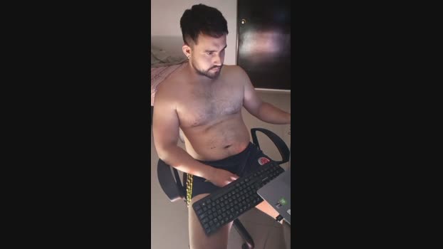 CHESTTGUYX 10-08-2024 Recorded Video sexyfeet