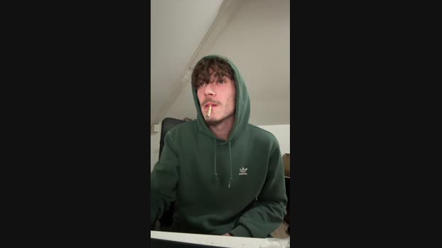vicoo77 07-12-2024 Recorded Video handsome
