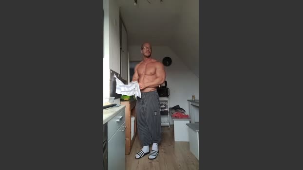 yumyum18 09-06-2025 Recorded Video jerkoff