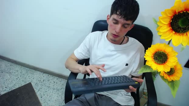 Jheampiero 09-07-2025 Recorded Video kissing