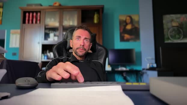 andrew809 03-11-2025 Recorded Video sexymale