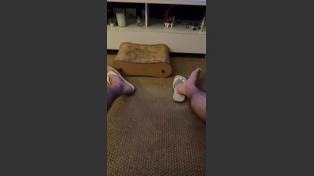 dot_feet