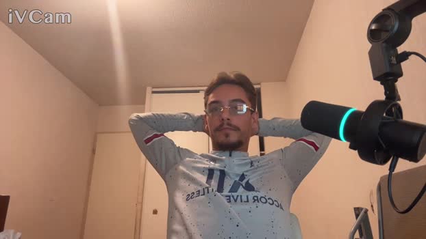 louis3525 13-11-2025 Recorded Video legs