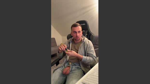 Jeansjunge96 16-11-2025 Recorded Video legs
