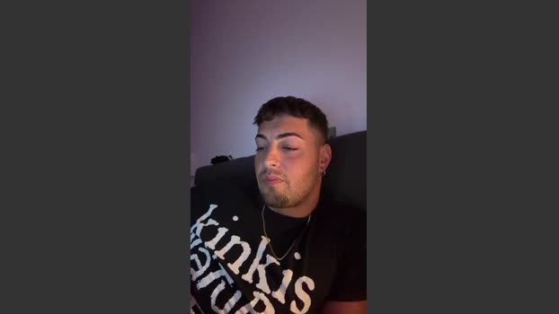 saiz98 12-12-2025 Recorded Video kissing