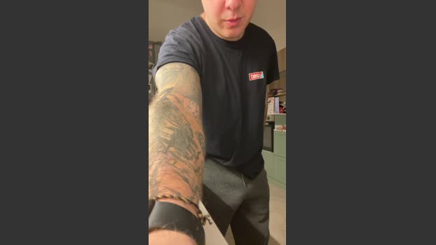 fatcock_91 17-12-2025 Recorded Video kissing