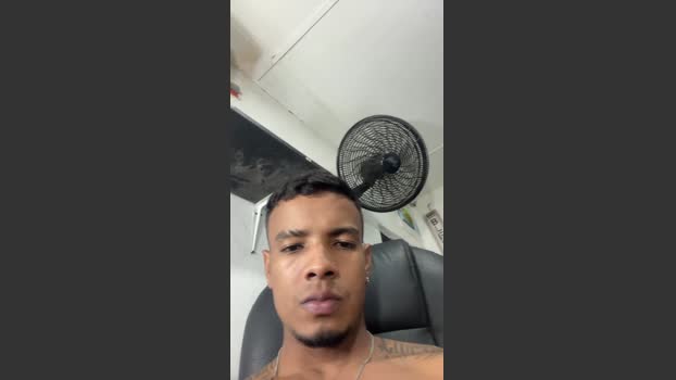 Chris_fendi 18-12-2025 Recorded Video kiss