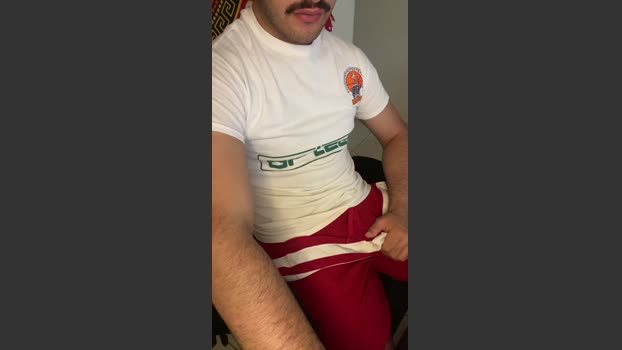 hairyboy22cm 01-02-2026 Recorded Video kiss