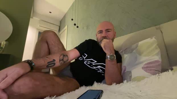 __Maximiliano__ 04-02-2026 Recorded Video kissing