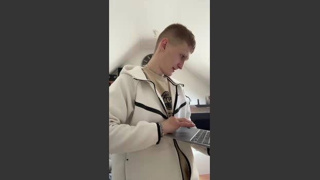 HornyPornyGuy Live 18-04-2026 Gay Cam Naked legs