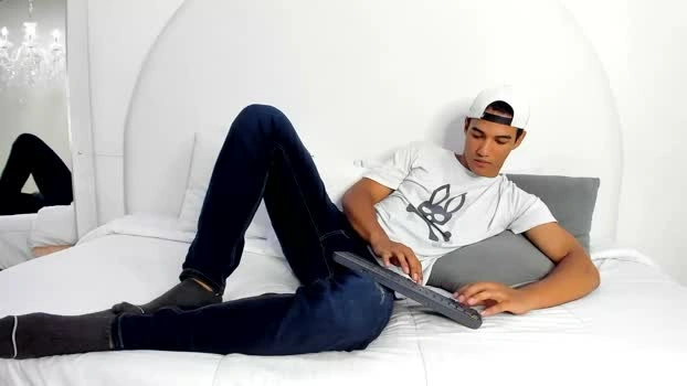 KyrozStorm Live 19-04-2026 Gay Cam analtoy naughty