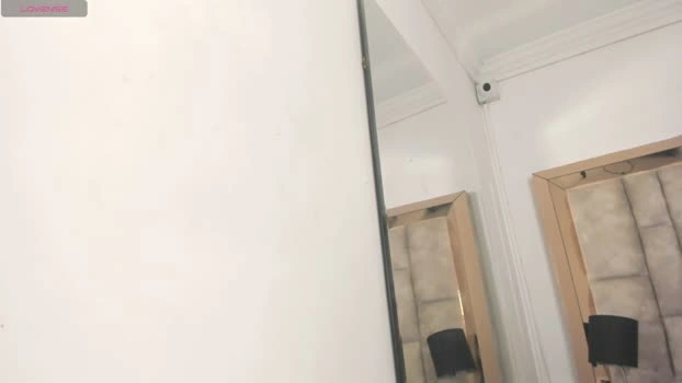 Titan_Moreno Live 18-04-2026 Gay Cam squirt strip