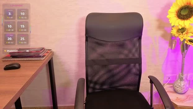 TylerBloom Live 19-04-2026 Gay Cam spank yummy
