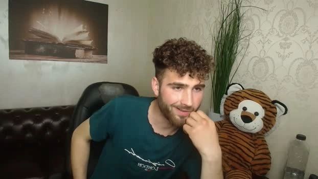 KyloEast Live 22-04-2026 Gay Cam Show legs