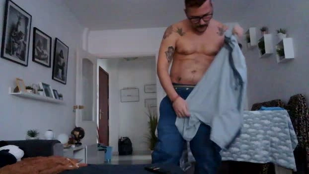Jeffhubard Live 22-04-2026 Gay Cam Topless striptease