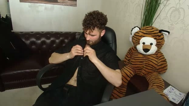 KyloEast Live 23-04-2026 Gay Cam spanking juicy