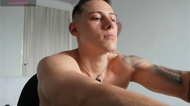 Latino_Milk_99 Live 23-04-2026 Gay Cam big hard