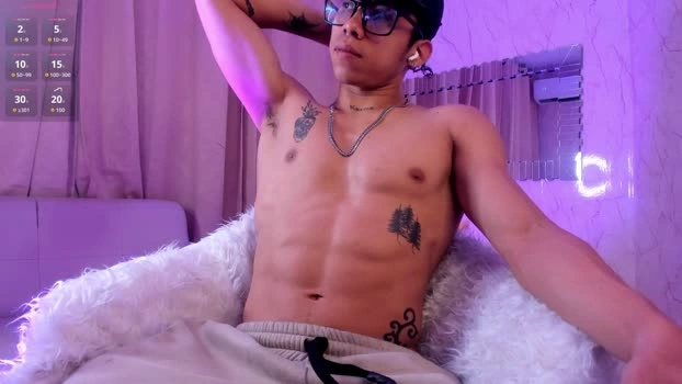 Akaza_ Live 28-04-2026 Gay Cam hard kiss
