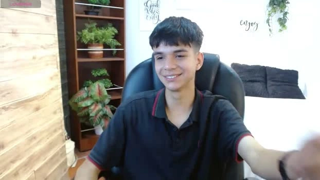 maxim_rod Live 28-04-2026 Gay Cam oral striptease
