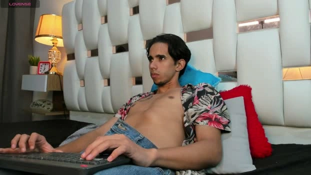 Alessandro_abru Live 30-04-2026 Gay Cam sex ass