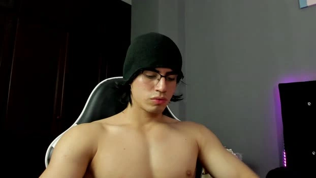 Eren_jeager05 Live 30-04-2026 Gay Cam fuckme big