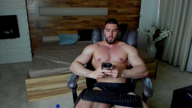 IvanHyde Live 06-05-2026 Gay Cam Topless sex