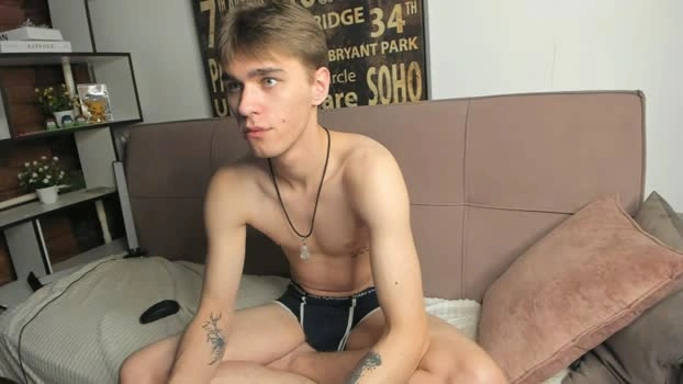 VelvetGlitch Live 12-05-2026 Gay Cam legs ass