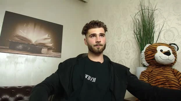 KyloEast Live 17-05-2026 Gay Cam kink squirt