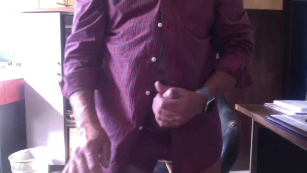 Luis18444 Live 20-05-2026 Gay Cam kissing striptease