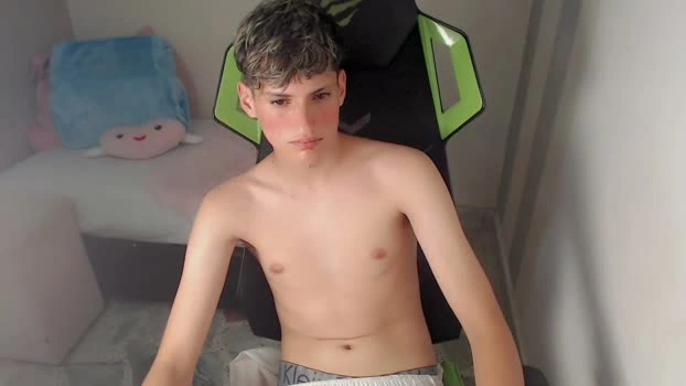 Pablito_junior Live 23-05-2026 Gay Cam bigtoys fuckher