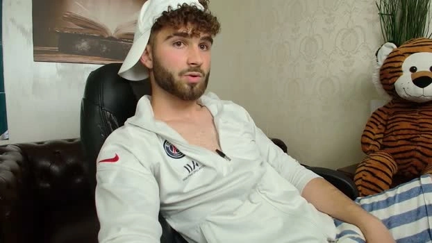 KyloEast Live 24-05-2026 Gay Cam deep legs
