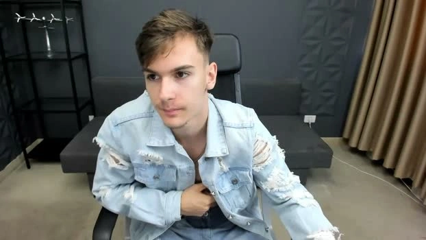 BradyFlint Live 26-05-2026 Gay Cam sexymale legs
