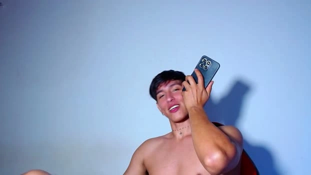Rowanbig23 Live 26-05-2026 Gay Cam sweet skinny