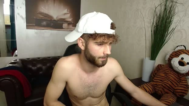 KyloEast Live 29-05-2026 Gay Cam handsome juicy