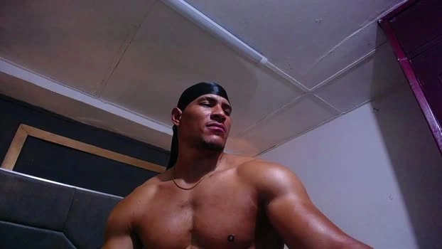 teddyfit_19cm Live 29-05-2026 Gay Cam fuckme big