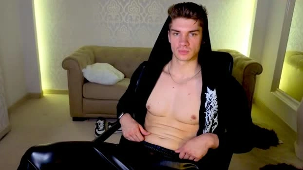 MaxKaidenn Live 05-06-2026 Gay Cam naughty sexymale