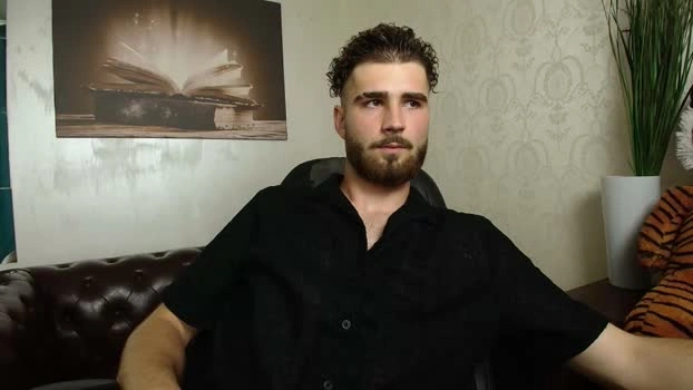 KyloEast Live 06-06-2026 Gay Cam jerkoff fingers