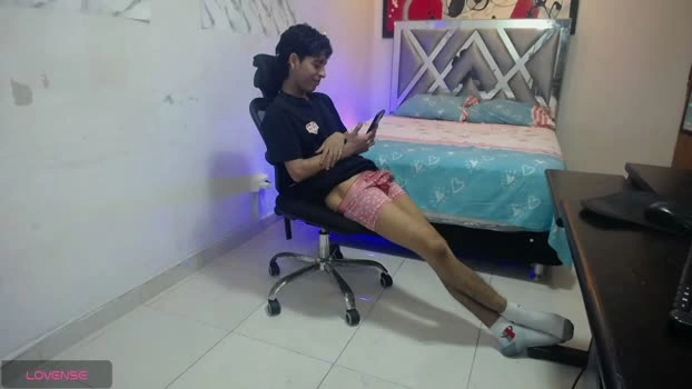 hardsexlove08 Live 11-06-2026 Gay Cam kiss horny