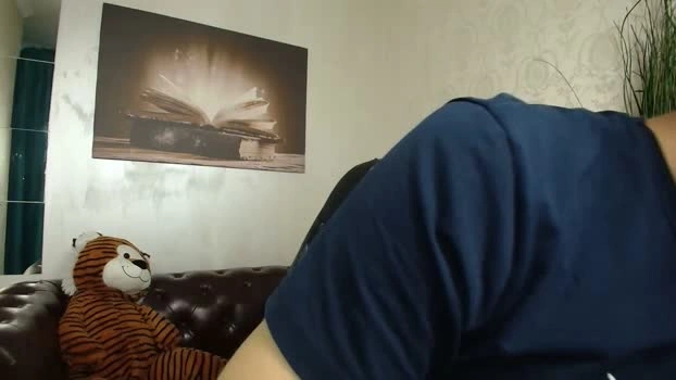 KyloEast Live 14-06-2026 Gay Cam sexyfeet play