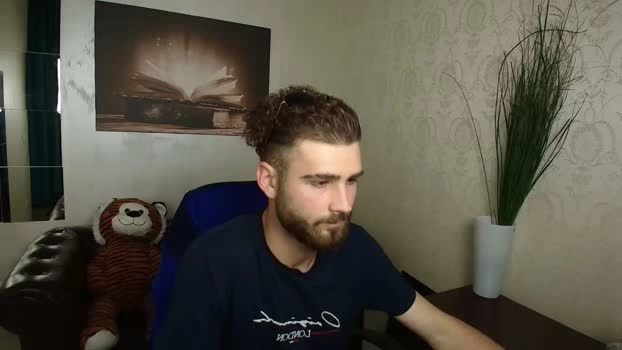 KyloEast Live 14-06-2026 Gay Cam toy moan