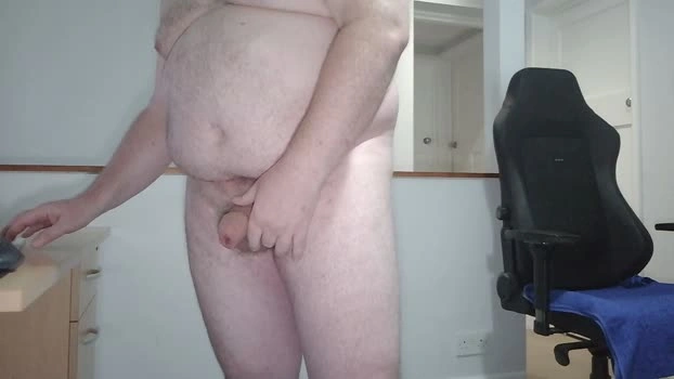 huggie_bear Live 13-06-2026 Gay Cam suckcock bigass